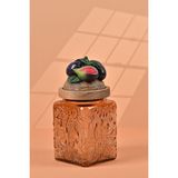 By Uzunoğlu El Yapımı Özel Tasarım Kavanoz - 700 ml - Vakumlu Ahşap Kapaklı (İncir Detaylı) - Light Amber Çiçekli Kare Cam - Mutfak ve Ev Dekorasyonu