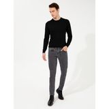 Cacharel Erkek Siyah Slim Fit Bisiklet Yaka Basic Triko Kazak 50257398-VR046