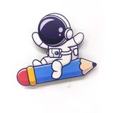caju art & decoration Kalem Astronot Ahşap Led Işıklı Çocuk Odası Duvar Tablosu
