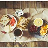Cakatablo Ahşap Tablo Tahta Masa Kahvaltı Waffle Meyve Tabağı Kahve
