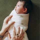 Caline Baby %100 Pamuk Premium & Hafif Müslin Bezi Örtüsü I 120x120 cm I Pudra I Gül Desenli & 4 Adet Ağız Mendili 27x27cm - 120 x 120 cm