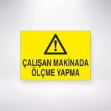 Çalışan Makinada Ölçme Yapma Sticker 20X28 Cm