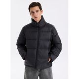 Calvin Klein Erkek Regular Fit Dik Yaka Aplike Logolu Şişme Mont, Siyah, L Beden L