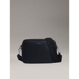 Calvin Klein Kadın Çapraz Çanta Black Ergonomik Tasarım ile Şık Görünüm Sunuyor LV04F3097GUB1 - STD