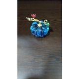 Cam Balkabağı Figürini, Mavi Renk, Yuvarlak Şekil, 6 cm Çap, 5.5 cm Yükseklik, Altın Detaylı Dekoratif Obje