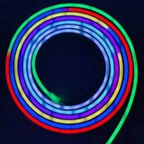 Cata Neon LED Şerit RGB Piksel 5 Metre IP65 Su Geçirmez Adreslenebilir SMD2811 DC12V Esnek Silikon LED Bant Seti SP110E Bluetooth Kontrollü 5A Adaptör Dahil