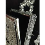 Ceyyiz Standlı Gümüş Büyük Boy Kuranı Kerim Kutusu 29x22 cm LKM374