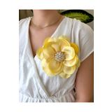 CHANCE GİFT Elegant İğneli Yaka Çiçeği İNCİ TAŞLI Çiçek Broş Kumaş Yakagülü Moda Sarı Renkli İğneli Broş
