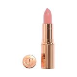 Charlotte Tilbury K.ı.s.s.ı.n.g. Pillow Talk Fair Ruj – Nemli Görünüm Veren, Saten Bitişli Nude Pembe Ruj