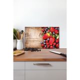 Çilekli Ahşap Desen Cam Kesme Tahtası, Silikon Ayaklı Isıya Kırılmaya Dayanıklı Sunum Kesim Tablası - 23 x 35 cm