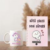 Çılgıntrend Kişiye Özel Unicorn Tasarımlı Kupa & “Sütü Çilekli Seni Sürekli” Spiral Ajanda Hediye Seti