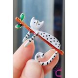Cinderella Accessories Sevimli Beyaz Kedi Broş Metal Aksesuar Eğlenceli Tasarım Tek Ebat