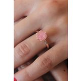 Clariss Pembe Lotus Çiçek Figür Gold Renk Kadın Yüzük