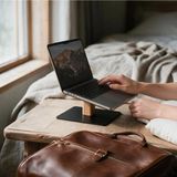 Clue Ahşap Laptop Standı Yükseltici Keçe Kaplamalı Masaüstü Notebook Standı MacBook Uyumlu - Ceviz