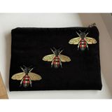 CN Collection Arı Desenli Kadife Clutch Çanta Siyah