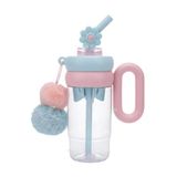 Cocosmile x Vagonlife 1000ml Tumbler Charm Serisi Parlak Şeffaf Gövdeli Pipetli/Pipetsiz Kullanım Detokslu Büyük Kulplu Peluş Süslü Charmlı ve Silikon Pipet Süslü Tritan Su Matarası Suluğu - Pembe