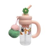 Cocosmile x Vagonlife 1000ml Tumbler Charm Serisi Parlak Şeffaf Gövdeli Pipetli/Pipetsiz Kullanım Detokslu Büyük Kulplu Peluş Süslü Charmlı ve Silikon Pipet Süslü Tritan Su Matarası Suluğu - Pudra