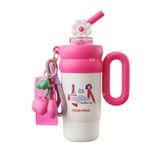 Cocosmile x Vagonlife 760ml Tumbler Charm Serisi Parlak Gövdeli Kaymaz Tabanlı Pipetli/Pipetsiz Kullanım Büyük Kulplu Peluş Süslü Charmlı ve Silikon Pipet Süslü SUS304 Paslanmaz Çelik Termos - Pembe