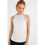 Cool & Sexy Kadın Beyaz Yakası Fırfırlı Kolsuz Bluz BTH01