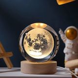 Coverzone Ahşap Standlı Cam Küre Işıklı Göz Yormayan Ay Motifli Masaüstü Aydınlatma Gece Lambası Dekoratif Çocuk Odası Salon Yatak Odası Lamba 6cm x 6cm (Parlak Ay)