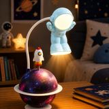Coverzone Astronot Temalı 2'si 1 Arada Masa Lambası ve Gece Lambası USB Şarjlı 400mAh Bataryalı Renkli Gezegen Gece Işığı 5V 3W LED Aydınlatma YC-7902A/B Uzay Temalı Dekoratif Lamba | YC-7902 Mavi