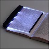 Coverzone LED Kitap Okuma Lambası – Sayfa Arasına Giren Şeffaf Pleksi Işık, Göz Yormayan Eşit Aydınlatma, Sessiz ve Taşınabilir Kitap Okuma Işığı, Kalem Pil ile Çalışır(Pilsiz Gönderilir)