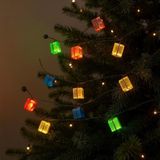 Coverzone Pilli 4 Metre 20 LED Çok Renkli Hediye Kutusu Şeklinde Noel Ağacı Işıkları - Mini Kare Küp Desenli Yılbaşı Süsleme Zinciri - Kolay Kurulumlu İç Mekan Dekorasyon Lambası MZ-2