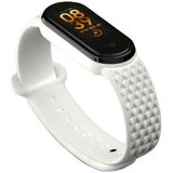 Coverzone Xiaomi Mi Band 3 4 5 6 7 ile uyumlu Saat Kayışı Elmas Desenli Ent Kaliteli Xiaomi Mi Band 3 4 5 6 7 ile uyumlu Elmas Delikli Saat Kontrast Renkli Termoplastik kordon (Beyaz)