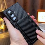Coverzone Z Fold 7 ile Uyumlu Kartlıklı ve Stand Olabilen Çok Fonksiyonlu Telefon Kılıfı, Entegre Kart Bölmesi, Katlanabilir Destek Standı, Dahili Ekran Koruyucu, Darbe Emici (Siyah Karbon)