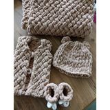 Crochet Design Yenidoğan Seti Battaniye Yelek Şapka Patik Soft Puffy Örgü Battaniye Seti C - Kahverengi