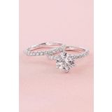 Crystal Diamond Zirconia Sevdikleriniz Için Işıklı Kutuda Tektaş & Tamtur Yüzük