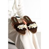 dabab shoes SHELLA Kadın Deniz Kabuğu ve İnci Detaylı Acı Kahve Hasır Dokulu Düz Taban Açık Burun Terlik