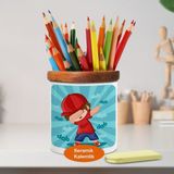 Dabbing Dansı Yapan Şapkalı Çocuk Ahşap Seramik Kalemlik -214 - Renkli