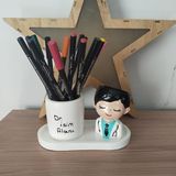 Dafniart Kişiye Özel İsim Yazılabilir Doktor Hediyesi Masa Üstü Set 18*12 Çok Renkli Siyah Saçlı Erkek Doktor Set 18*12