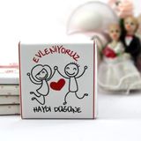 Dark Brown Chocolates & Confections 2 KG Evleniyoruz Haydi Düğünü Karikatürlü Nikah Çikolatası Madlen
