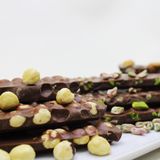 Dark Brown Chocolates & Confections 250 gr Fındıklı ve Antep Fıstıklı Sütlü Kırma Beyoğlu Çikolatası