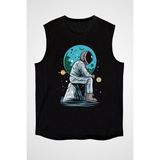 Darkhane Oturan Astronot Siyah Unisex Kolsuz Tişört Kesik Kol T-Shirt - 001-Siyah - 2XL