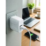 Datatek USB Girişli 12W Şarj Adaptörü Kompakt Telefon Şarj Cihazı