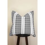 Deco Çizgi Desenli Minimal Modern Kırlent Kılıfı - 45 x 45 cm - Siyah