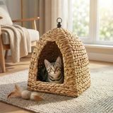 Deconox Dekoratif Hasır Kedi Evi, Metal İskeletli ve Asma Aparatlı Piramit Kedi Sepeti, 48x48x45 cm Doğal Örme Kedi Yuvası ve Konforlu Kedi Yatağı
