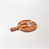 Deconox Doğal Akasya Peynir Sunum Tahtası ve Servis Seti – 25x17 cm Saplı Mini Kesme Tahtası, Yanında Özel Bambu Saplı Peynir Bıçağı ve Çatalı İle (3 Parça)