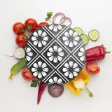 Decovetro Cam Kesme Tahtası Yuvarlak Çini Çiçek Desenli 30x30 Cm