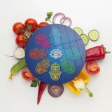 Decovetro Cam Kesme Tahtası Yuvarlak Fatma Ana Eli Desenli 30x30 Cm
