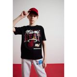 DeFacto %100 Pamuk NBA Miami Heat Bisiklet Yaka Kısa Kollu Tişört Erkek Çocuk D9546A825SM - Siyah-BK81 - Dropsuz - 9 - 10 Yaş