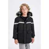 DeFacto Erkek Çocuk Çıkarılabilir Suni Kürk Yaka Kapüşonlu Pelüş Astar Parka C8786A824WNBK27