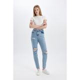 DeFacto Lina Mom Fit Yırtık Detaylı Yüksek Bel Bilek Boy Jean Yıkamalı Pantolon C2384AX24SM