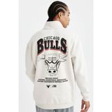 DeFacto NBA Chicago Bulls Oversize Geniş Kalıp Dik Yaka Fermualı Sırt Baskılı Sweatshirt