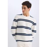 DeFacto Regular Fit Bisiklet Yaka Dokulu Sweatshirt, S, D7595AX25SP, Beyaz-WT32, erkek