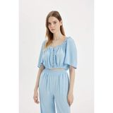 DeFacto Regular Fit Kare Yaka Krinkıl Viskon Kısa Kollu Bluz D1048AX24HS - Mavi-BE744
