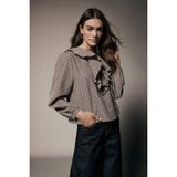 DeFacto Regular Fit V Yaka Kareli Gofre Dokulu Uzun Kollu Bluz, XS, G9787AX26SP, Kahve, Kadın